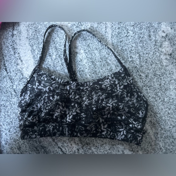 Lulumari Other - lululemon power Y bra